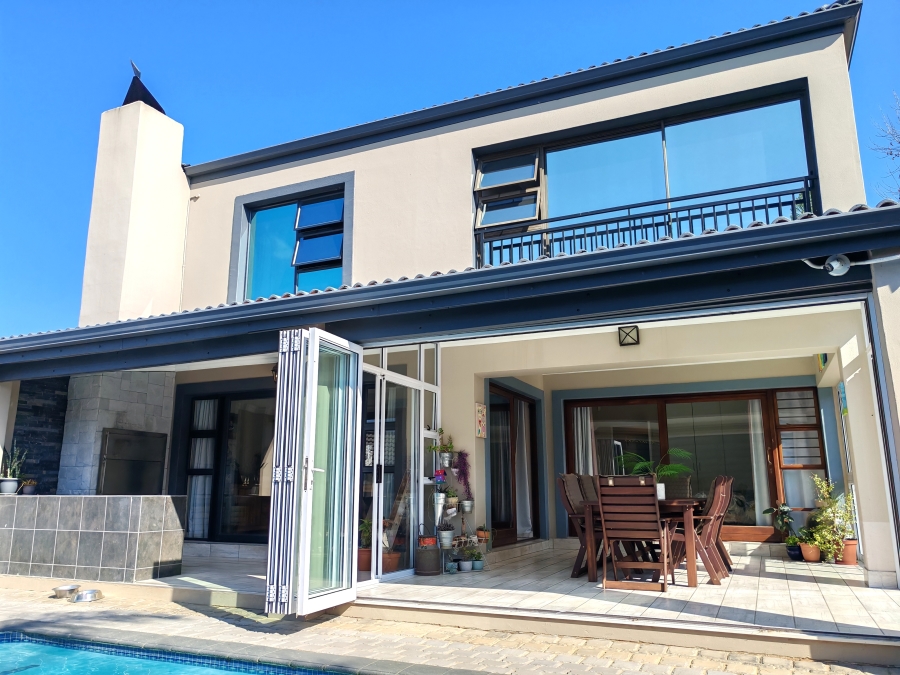 5 Bedroom Property for Sale in Bergsig Western Cape